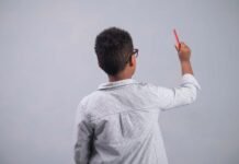 Corte Constitucional ordena medidas contra el racismo escolar